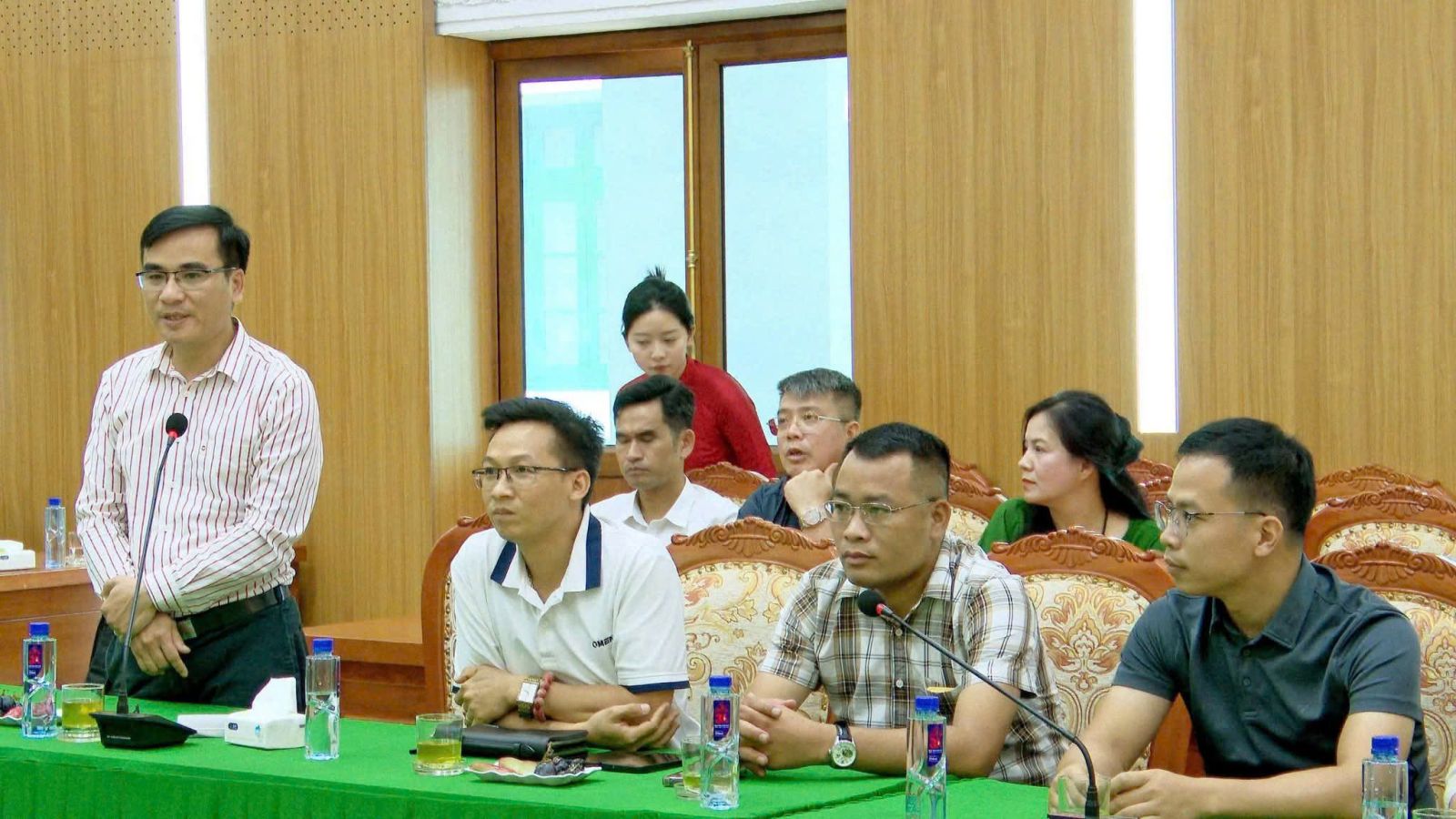 Đại diện đội ngũ báo chí phát biểu cảm ơn lãnh đạo UBND xã Thư Lâm