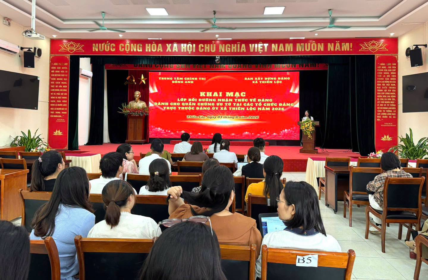 Quang cảnh lớp bồi dưỡng.