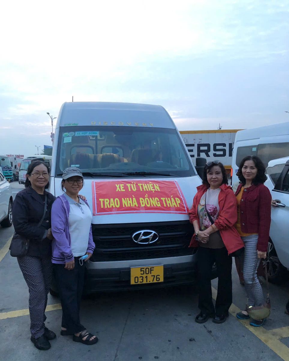 Đoàn thiện nguyện lên đường đến Đồng Tháp