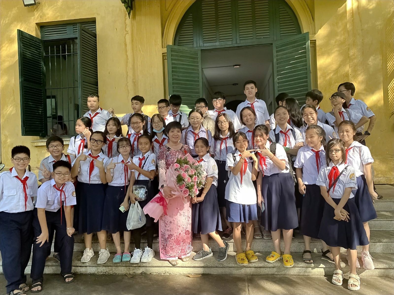 Cô giáo Nguyễn Thị Thanh Lộc luôn được các em học sinh yêu quý