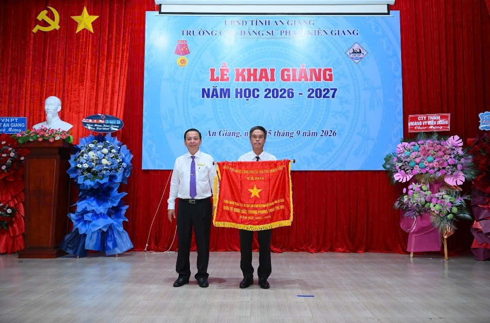 Phòng Quản lý Đào tạo, Trường Cao đẳng Sư phạm Kiên Giang vinh dự nhận Cờ thi đua của Chính phủ vì có thành tích xuất sắc, dẫn đầu phong trào thi đua yêu nước năm học 2024 – 2025