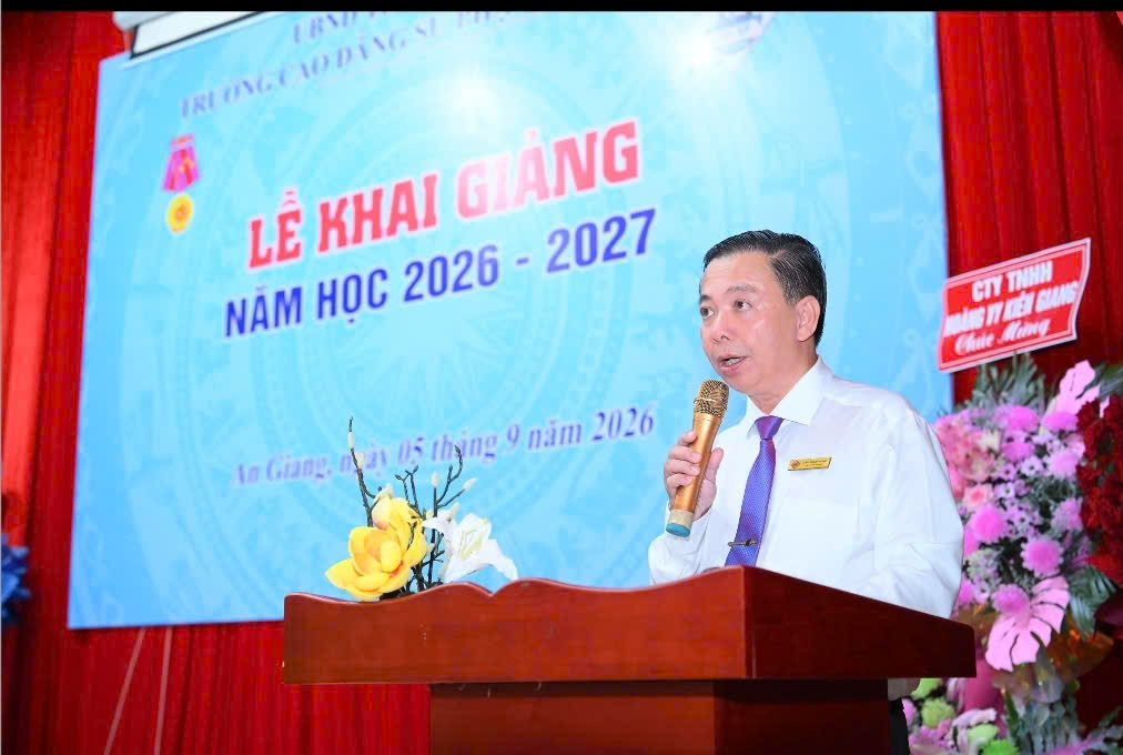 nhà giáo Cao Thanh Hùng – Bí thư Đảng ủy, Hiệu trưởng Trường Cao đẳng Sư phạm Kiên Giang, phát biểu.