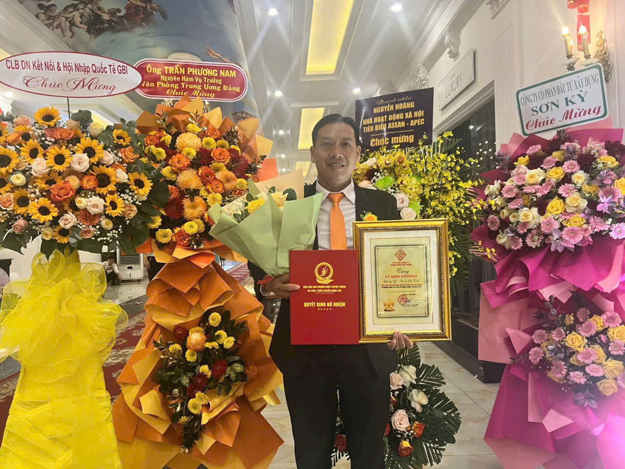 Lương y La Tân nhận Quyết định Phó Chủ tịch Hội đồng cố vấn chăm sóc sức khoẻ khu vực phía Nam