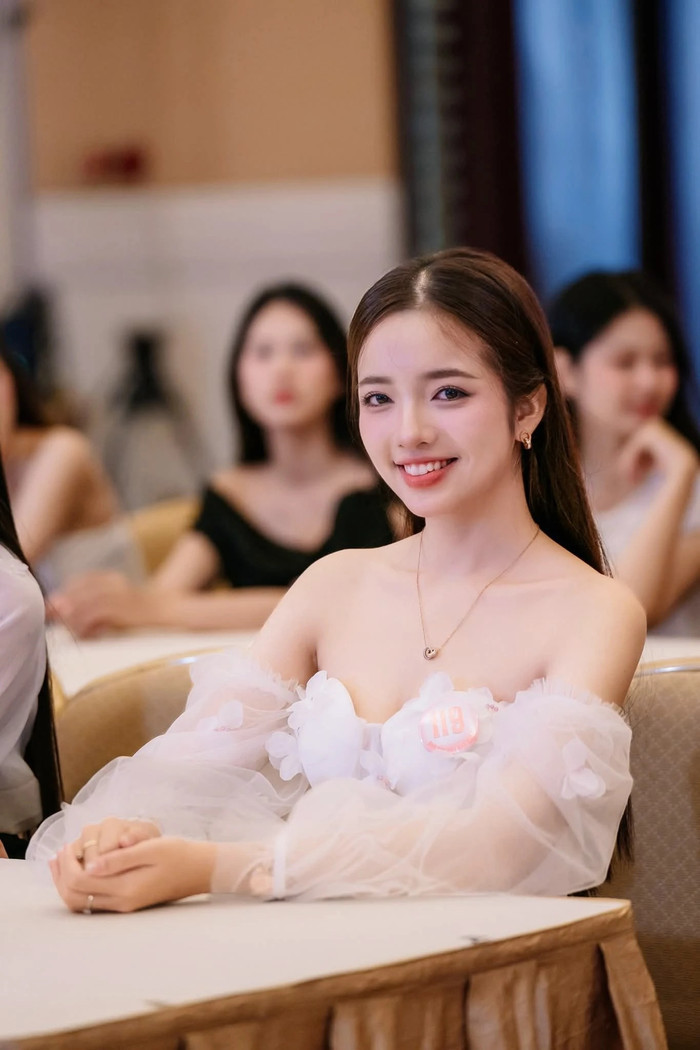 Thí sinh Võ Thị Thanh Bình đã gỡ clip, xin lỗi sau vụ việc. (Ảnh FBNV)